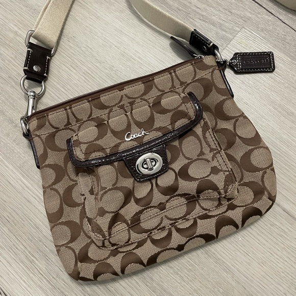SOLD🛑 Coach crossbody purse / bag - Picture 4 of 4